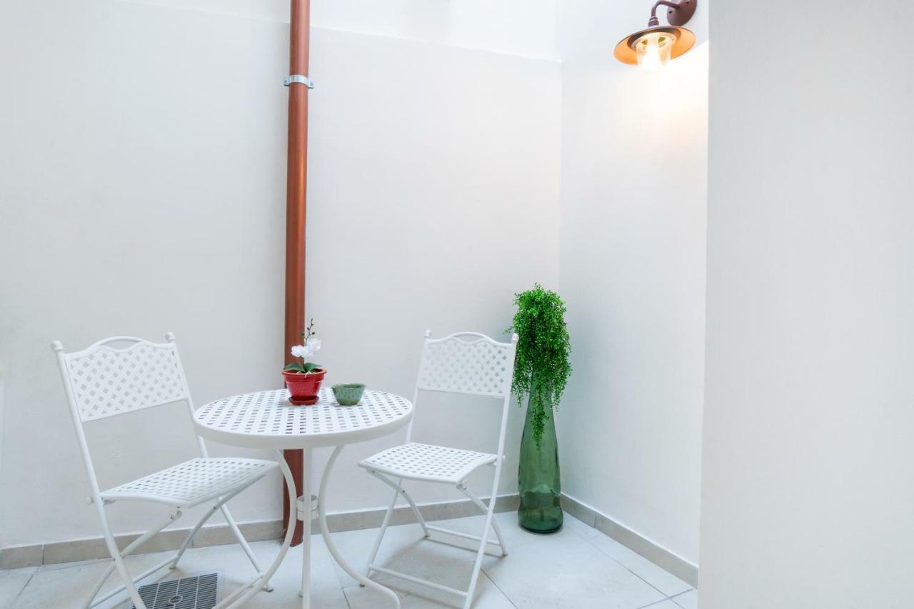 Bed and Breakfast Le Stanze Del Duomo Lecce Exterior foto